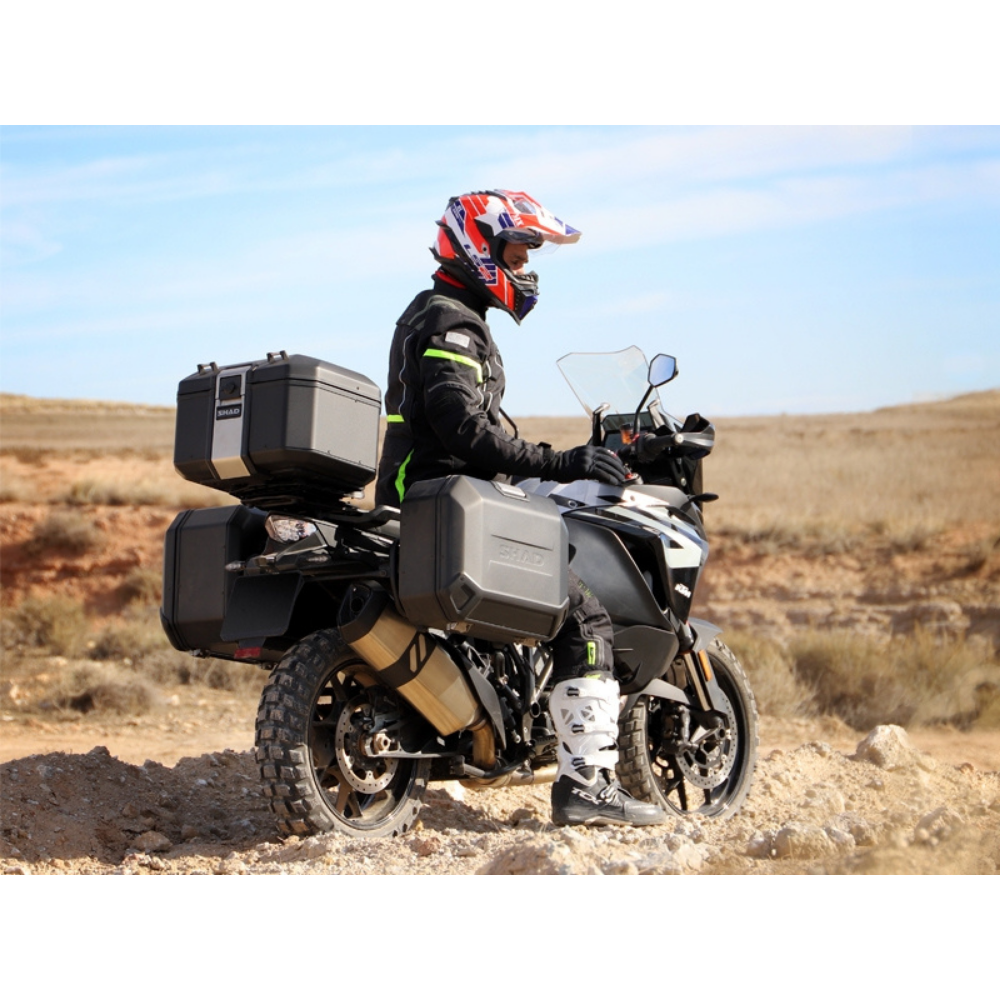 Maleta para Moto Shad Lateral Izquierda TERRA BLACK TR36